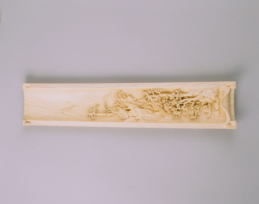 图片[4]-Ivory carved ancient wooden sparrow figure arm rest-China Archive